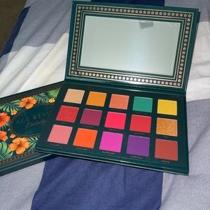 Ace Beaute eyeshadow palette